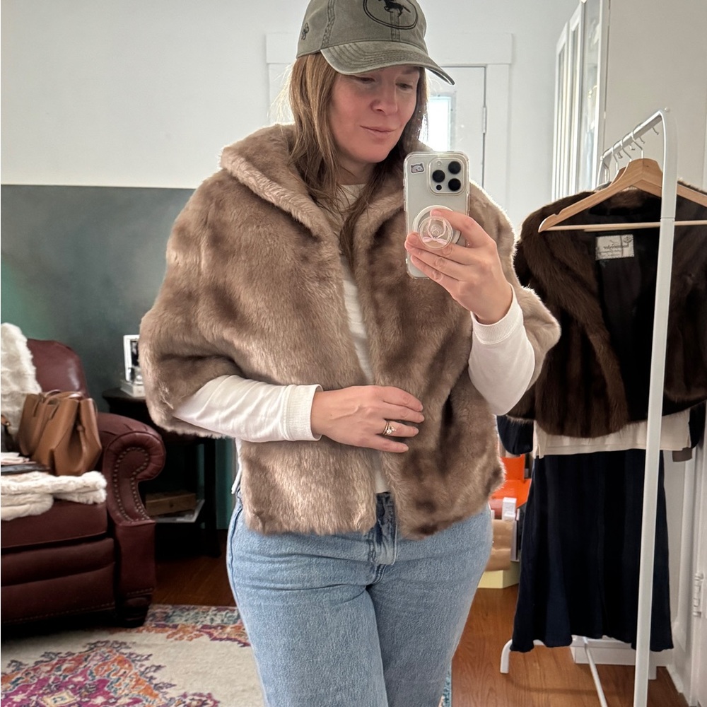 Elegant Vintage Silvery Brown Faux Fur Women's Stole Capelet